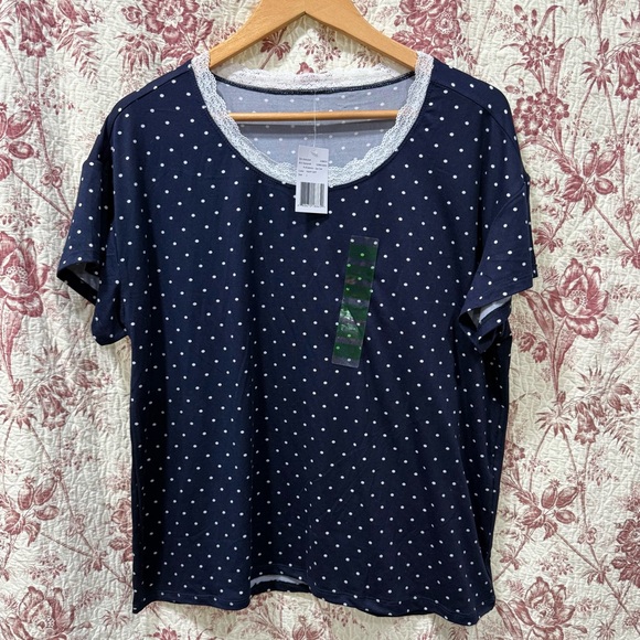 Berkley Jensen Tops - Berkley Jensen Women’s Navy Polka Dot Lace Trim Top Size L